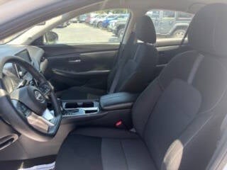 2025 Nissan Sentra SV 4dr Sedan