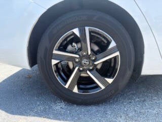 2025 Nissan Sentra SV 4dr Sedan