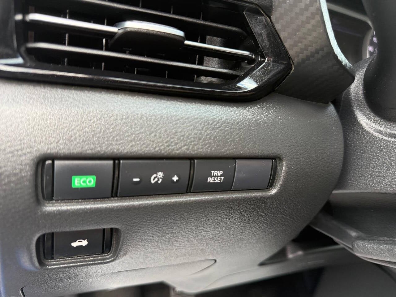 2024 Nissan Sentra SR 4dr Sedan