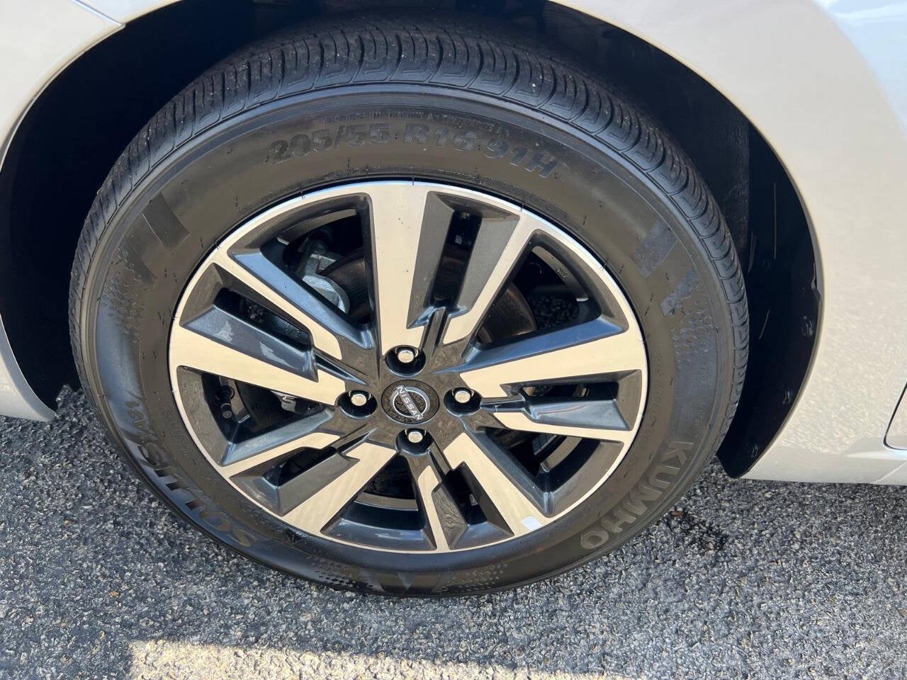 2025 Nissan Versa SV 4dr Sedan