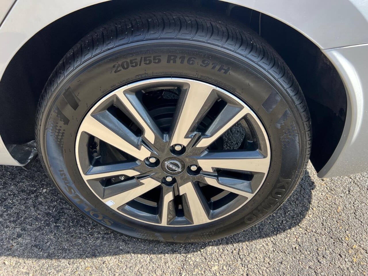 2025 Nissan Versa SV 4dr Sedan