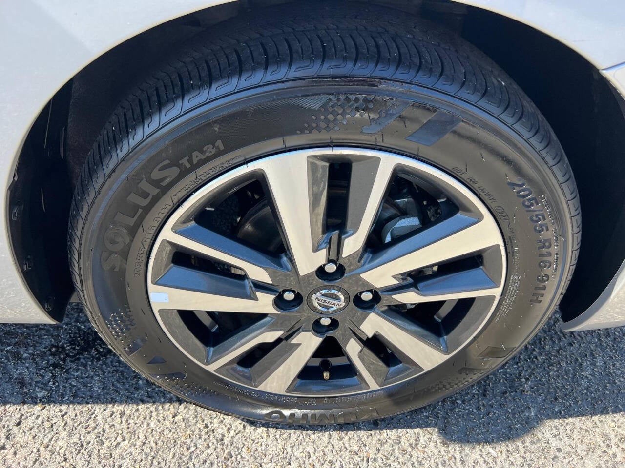 2025 Nissan Versa SV 4dr Sedan