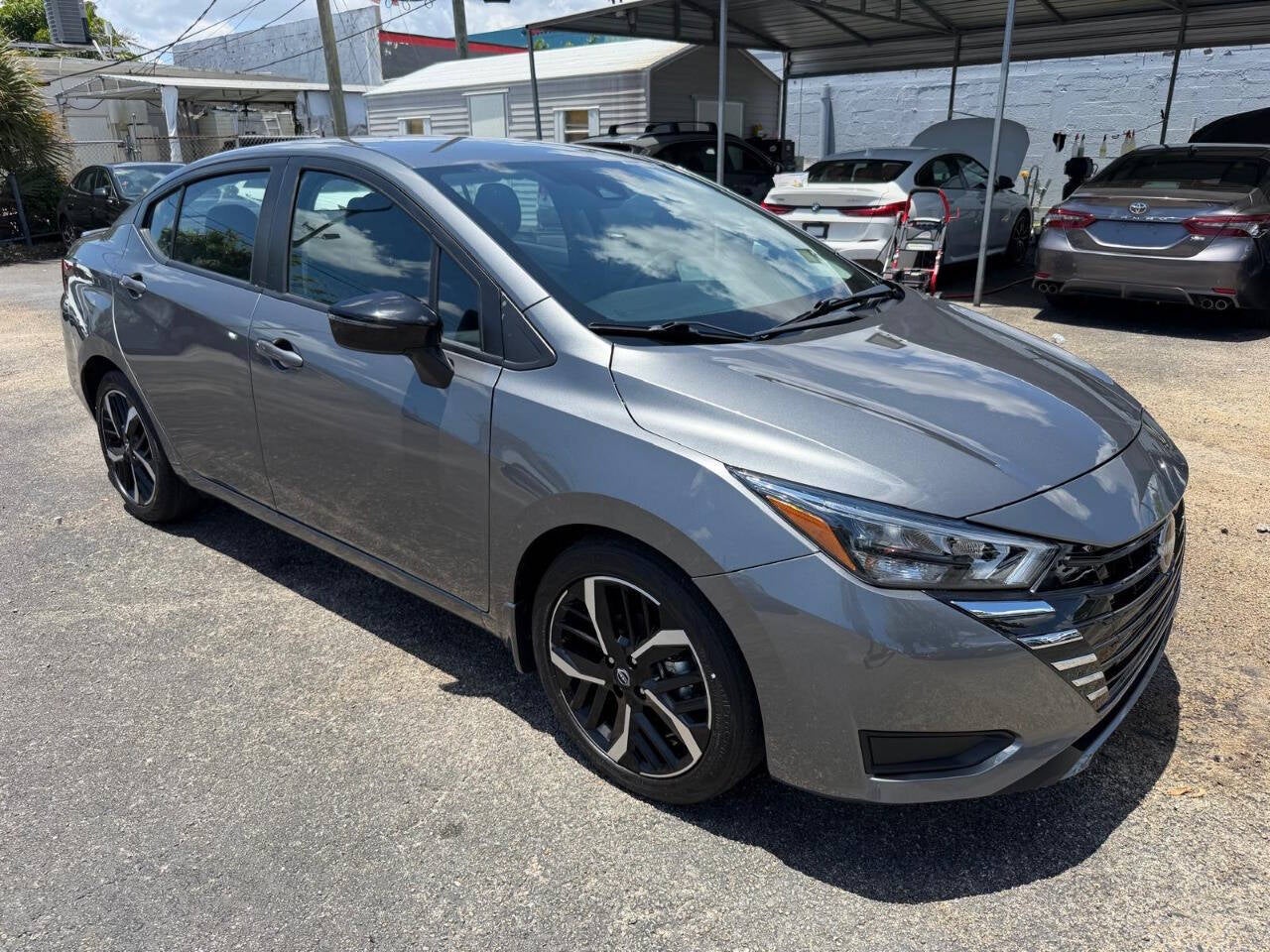 2024 Nissan Versa SR 4dr Sedan