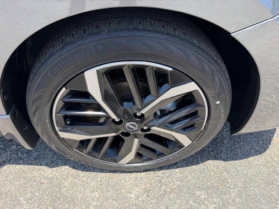 2024 Nissan Versa SR 4dr Sedan