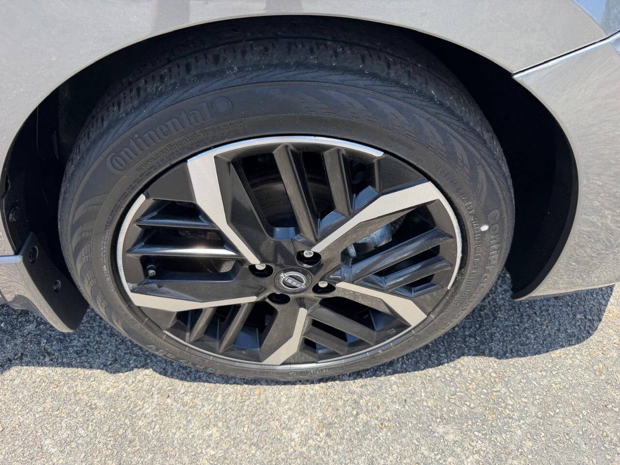 2024 Nissan Versa SR 4dr Sedan