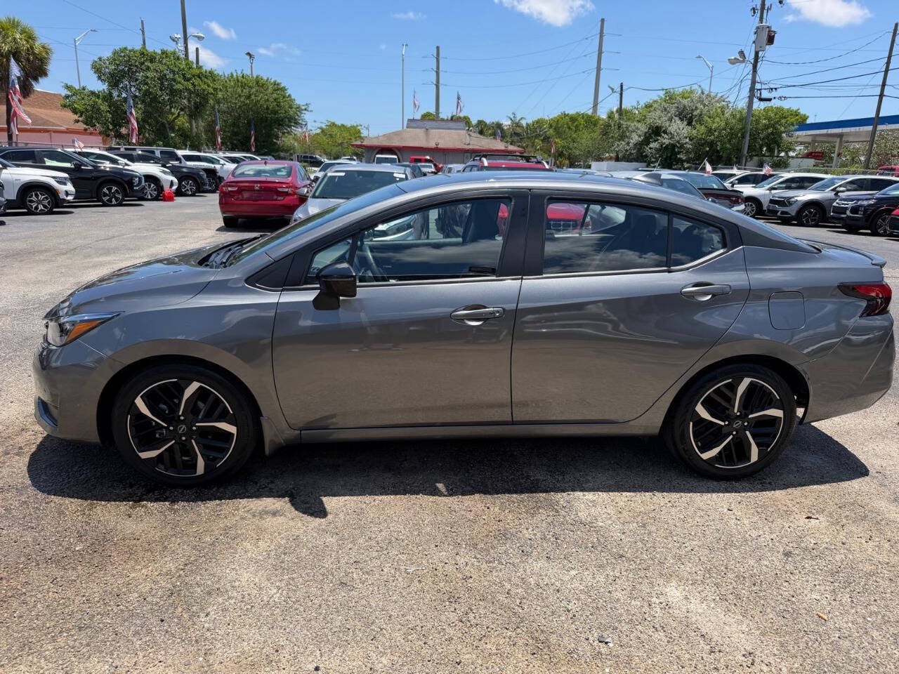 2024 Nissan Versa SR 4dr Sedan
