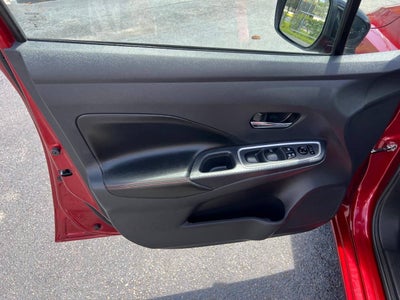 2025 Nissan Versa SR 4dr Sedan