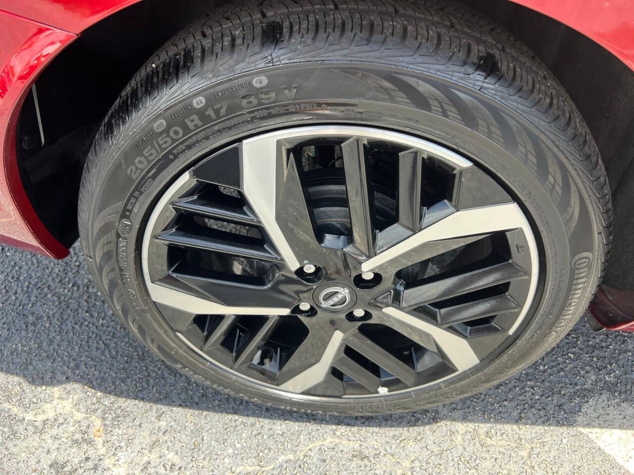 2025 Nissan Versa SR 4dr Sedan