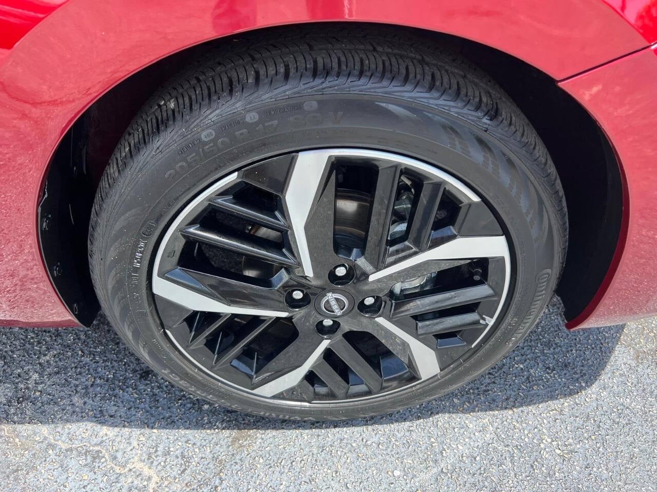 2025 Nissan Versa SR 4dr Sedan