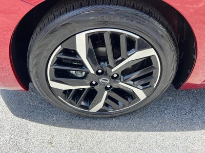 2025 Nissan Versa SR 4dr Sedan