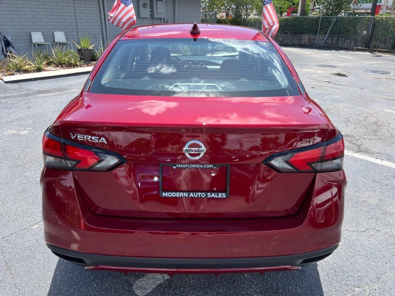2025 Nissan Versa SR 4dr Sedan