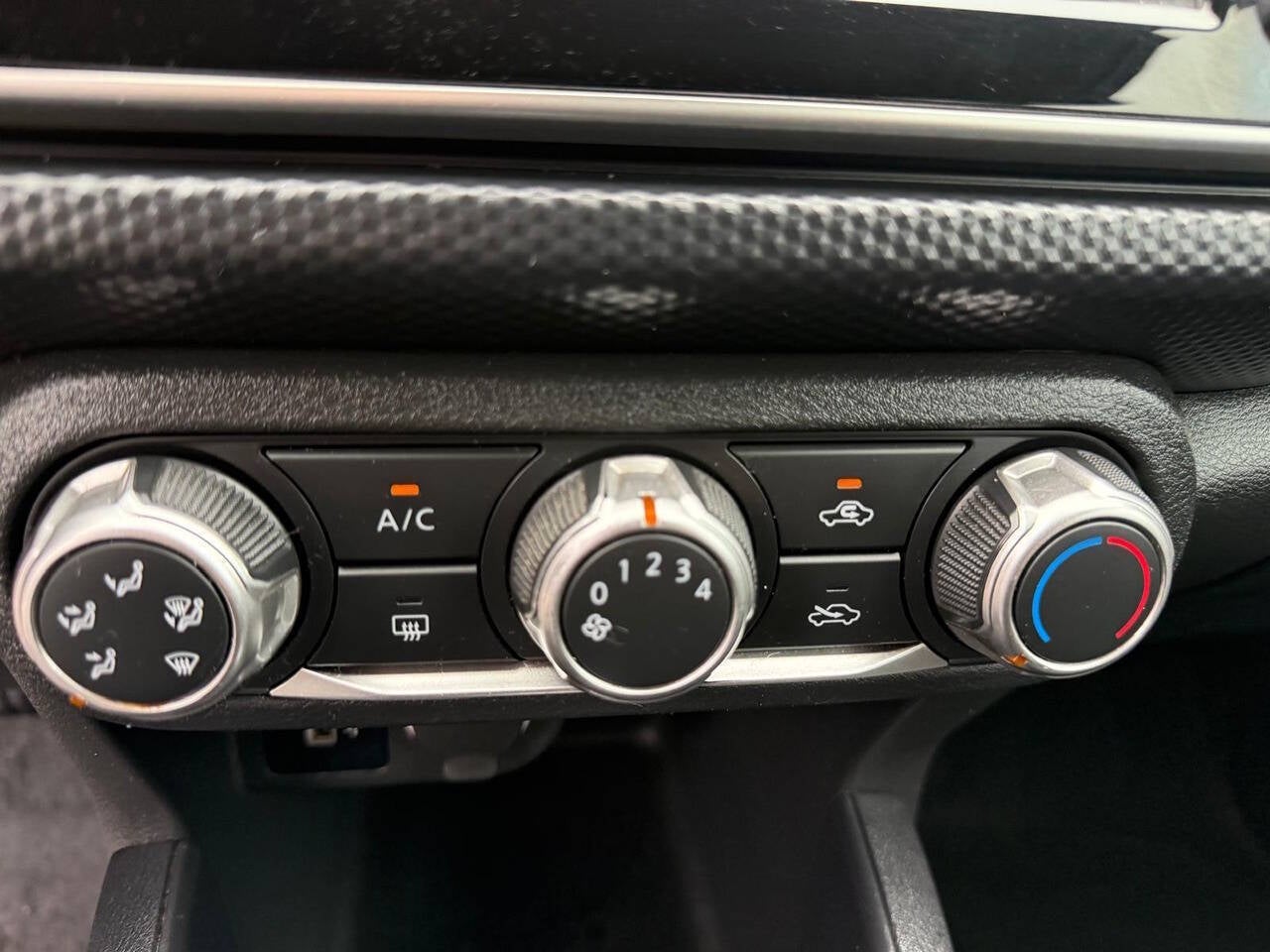 2024 Nissan Kicks S 4dr Crossover