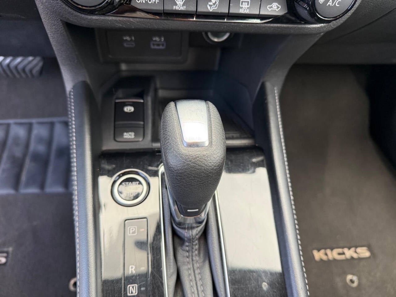 2024 Nissan Kicks SR 4dr Crossover