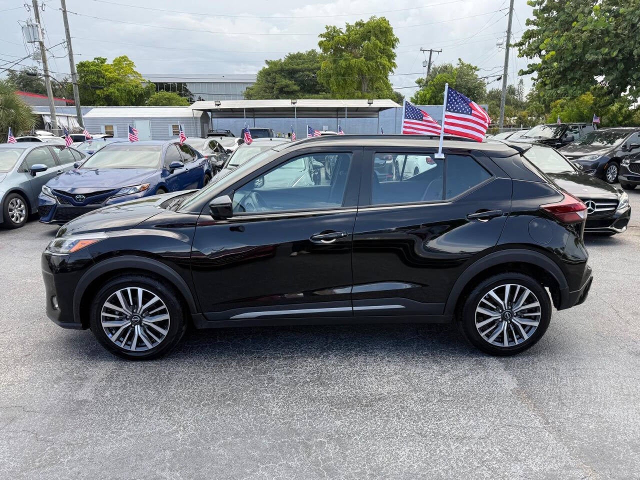2024 Nissan Kicks SR 4dr Crossover