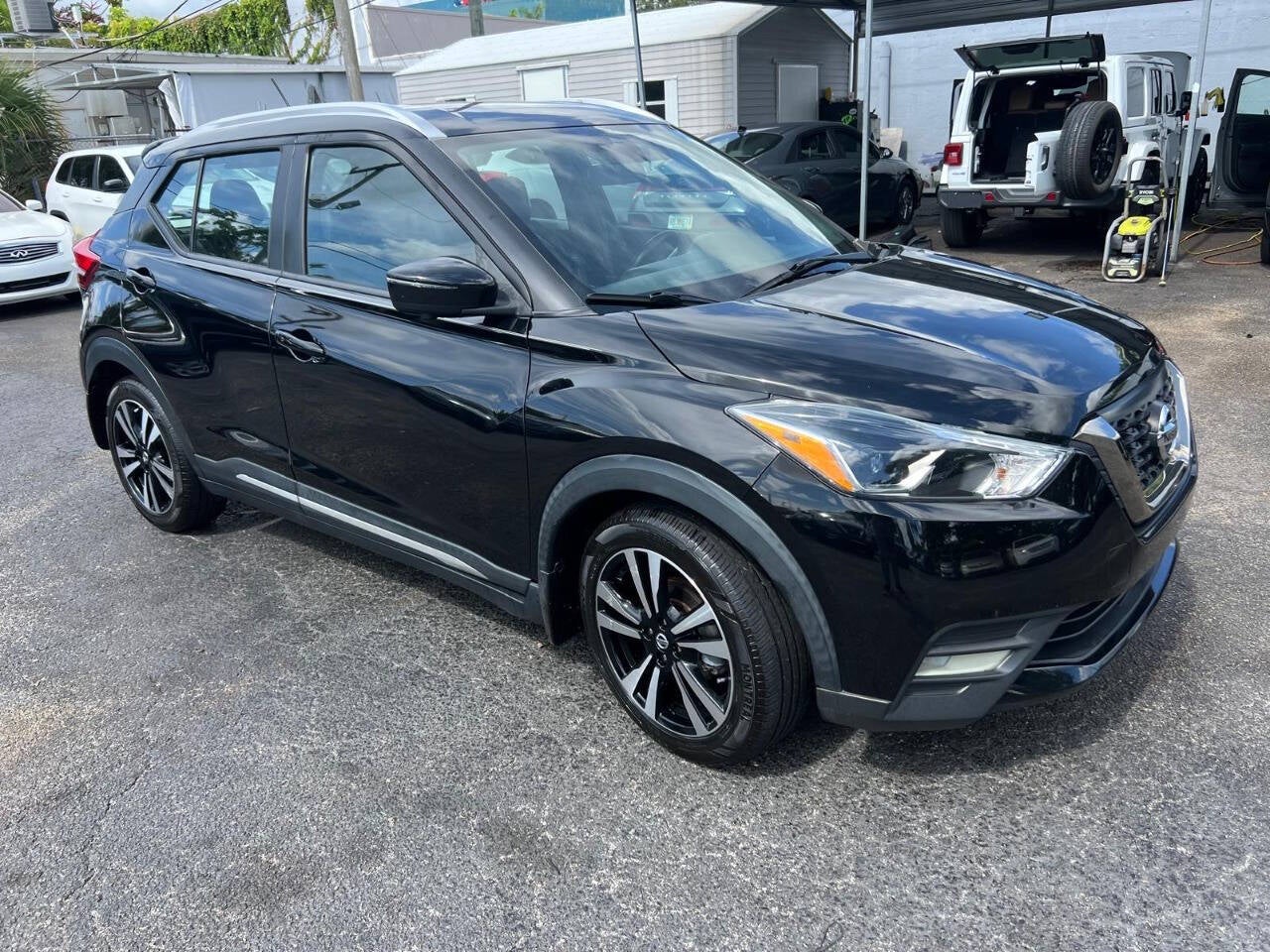 2020 Nissan Kicks SR 4dr Crossover