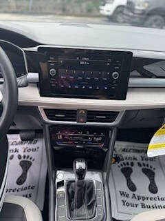 2025 Volkswagen Taos SE 4dr SUV