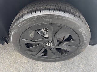 2025 Volkswagen Taos SE 4dr SUV