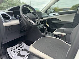 2025 Volkswagen Taos SE 4dr SUV