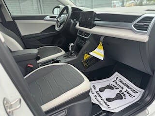 2025 Volkswagen Taos SE 4dr SUV