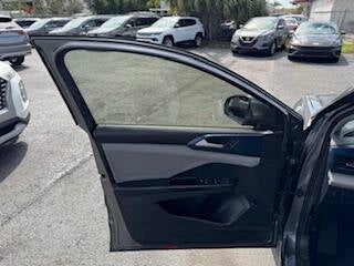 2023 Volkswagen Taos SE 4dr SUV