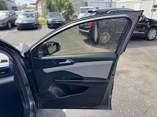 2023 Volkswagen Taos SE 4dr SUV