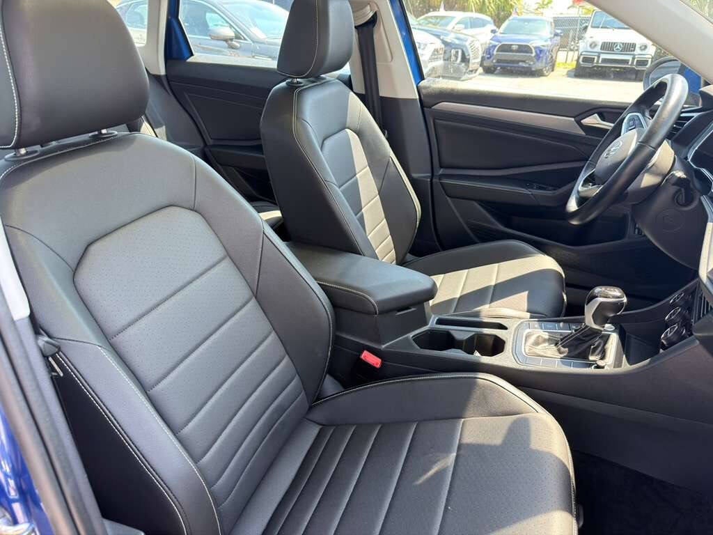 2024 Volkswagen Jetta SE 4dr Sedan