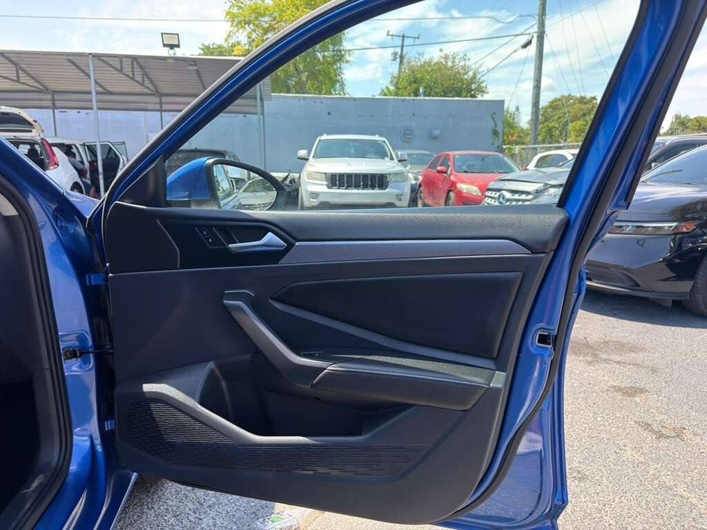 2024 Volkswagen Jetta SE 4dr Sedan