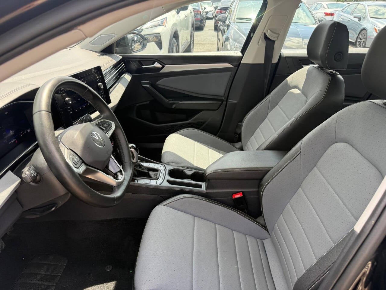 2025 Volkswagen Jetta SE 4dr Sedan