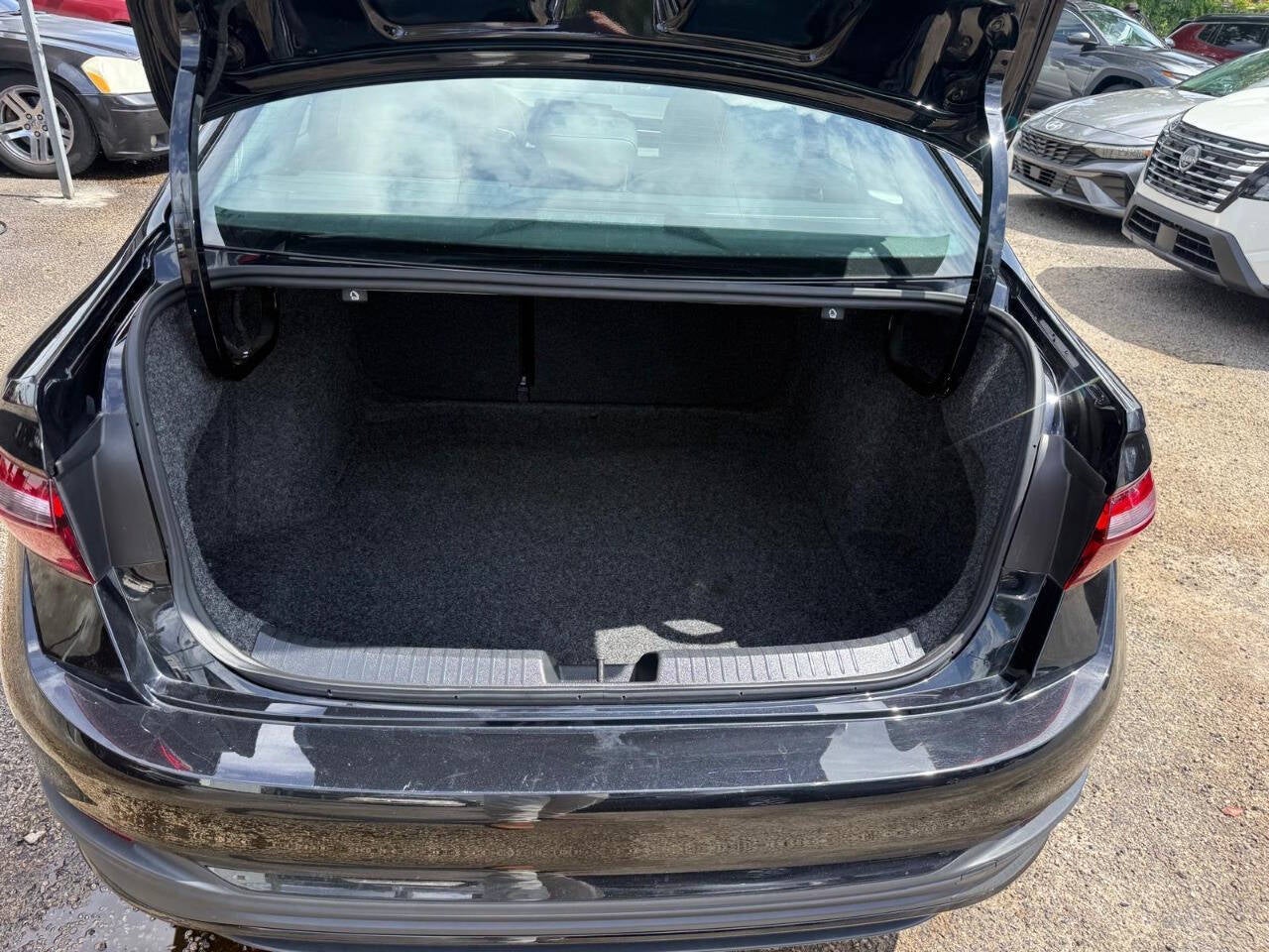 2025 Volkswagen Jetta SE 4dr Sedan