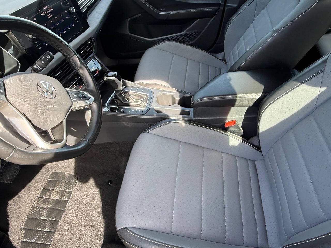 2025 Volkswagen Jetta SE 4dr Sedan