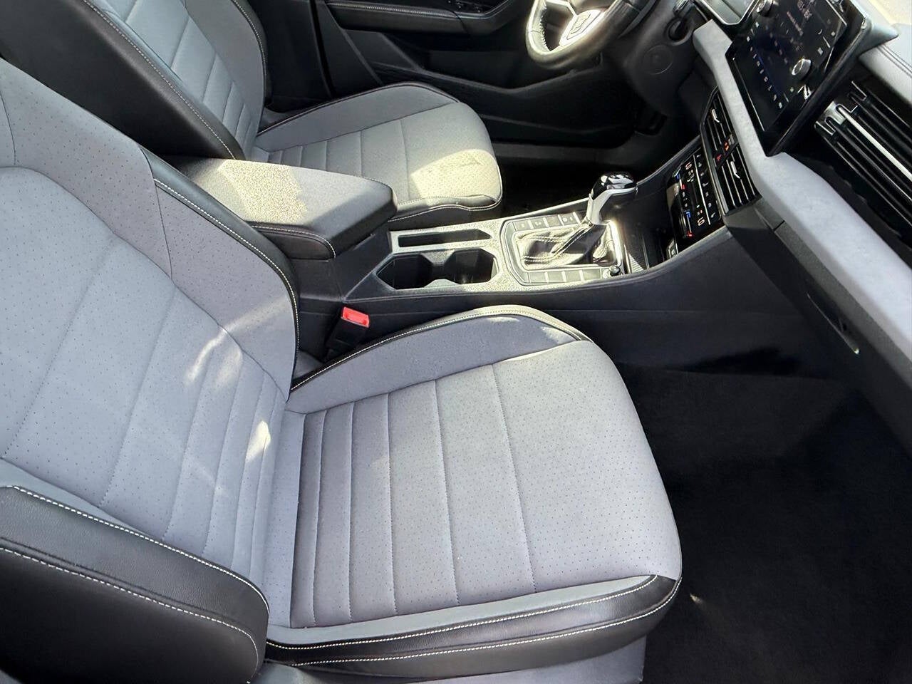 2025 Volkswagen Jetta SE 4dr Sedan