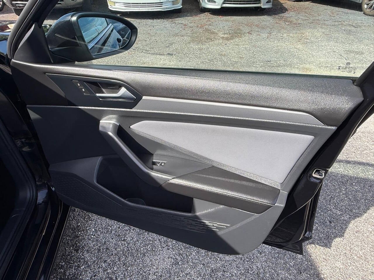 2025 Volkswagen Jetta SE 4dr Sedan