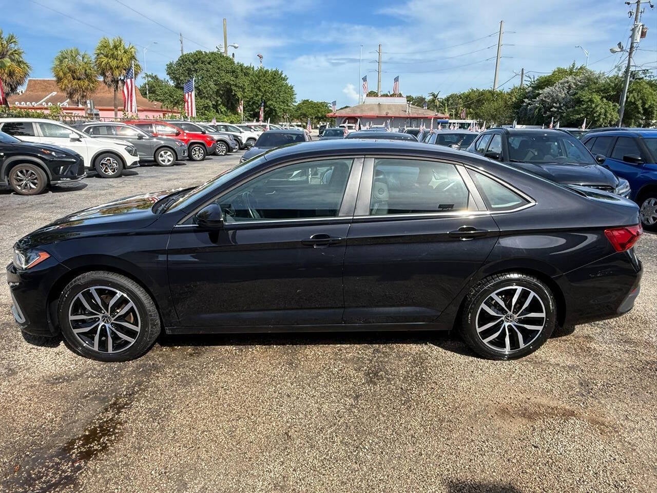 2025 Volkswagen Jetta SE 4dr Sedan