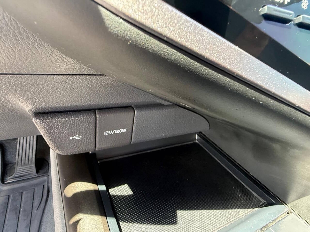 2023 Toyota Camry LE 4dr Sedan