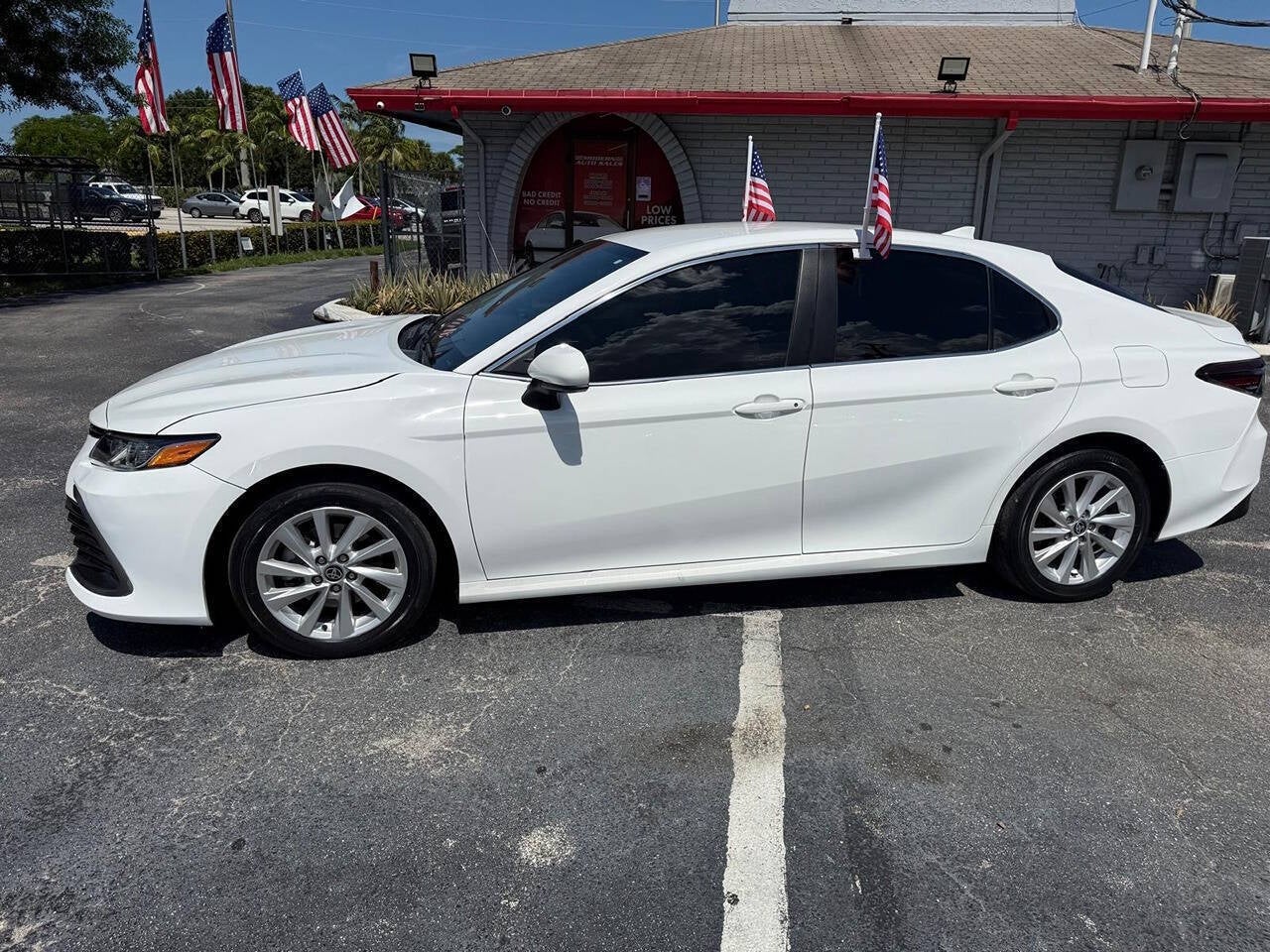 2023 Toyota Camry LE 4dr Sedan