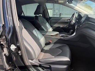 2022 Toyota Camry SE 4dr Sedan