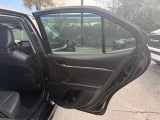 2022 Toyota Camry SE 4dr Sedan