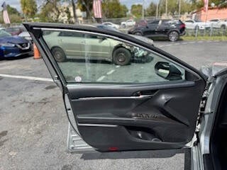 2023 Toyota Camry SE 4dr Sedan