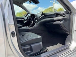 2023 Toyota Camry SE 4dr Sedan