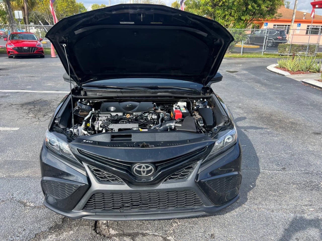 2021 Toyota Camry SE Nightshade 4dr Sedan