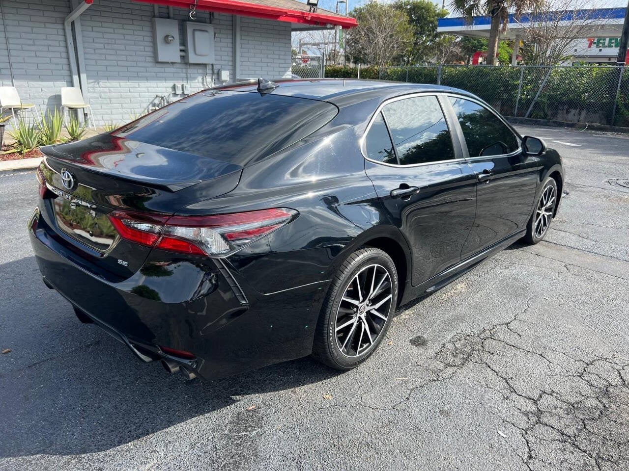 2021 Toyota Camry SE Nightshade 4dr Sedan