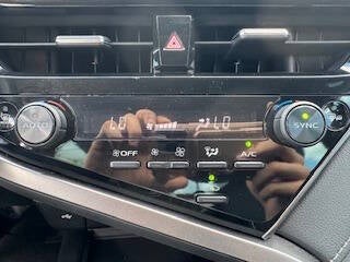 2022 Toyota Camry SE 4dr Sedan