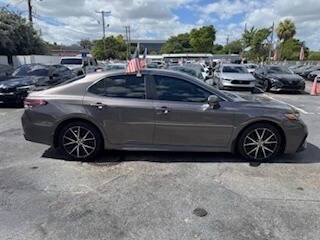2022 Toyota Camry SE 4dr Sedan