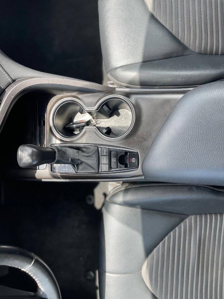 2022 Toyota Camry SE Nightshade AWD 4dr Sedan