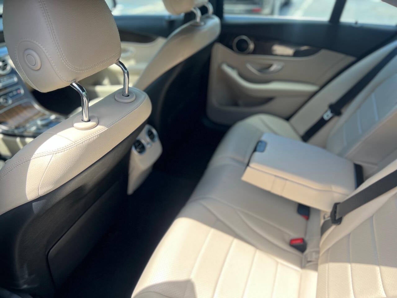 2018 Mercedes-Benz C-Class C 300 4dr Sedan