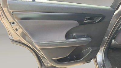 2023 Toyota Highlander L Sport Utility 4D