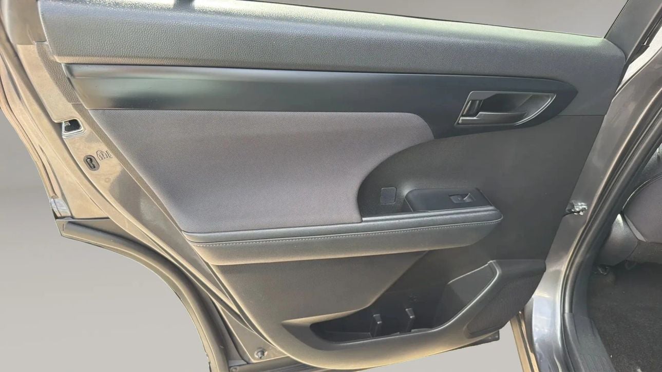 2023 Toyota Highlander L Sport Utility 4D