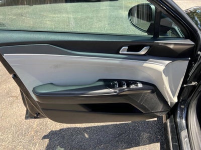 2023 Kia K5 LXS 4dr Sedan