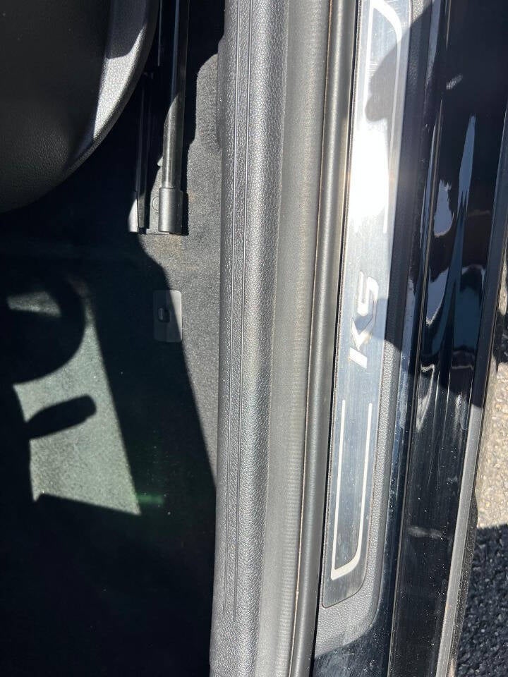 2023 Kia K5 LXS 4dr Sedan