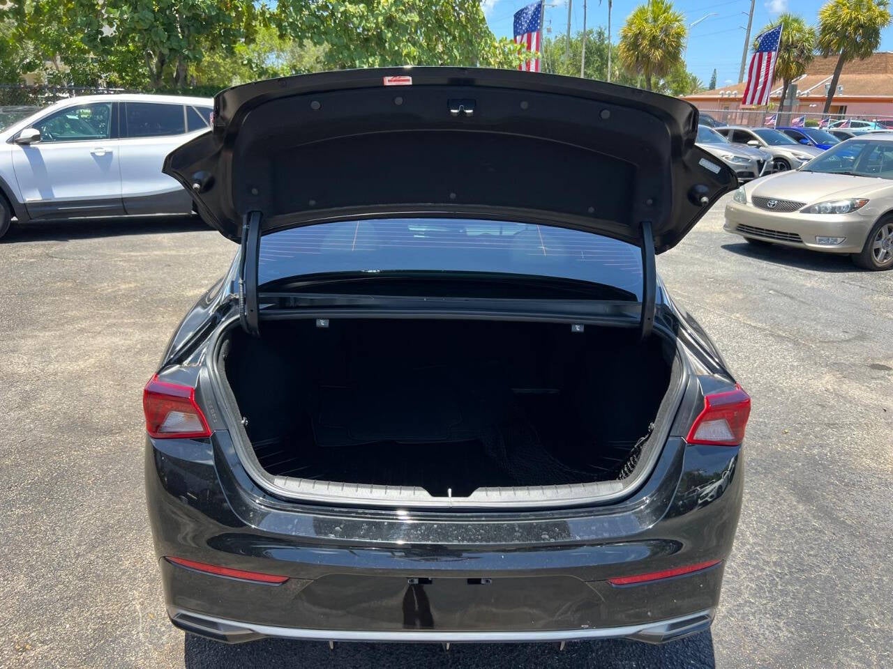 2023 Kia K5 LXS 4dr Sedan